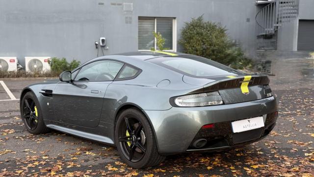 Aston Martin V8 Vantage image 7