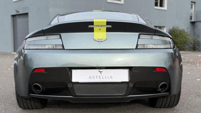 Aston Martin V8 Vantage image 4