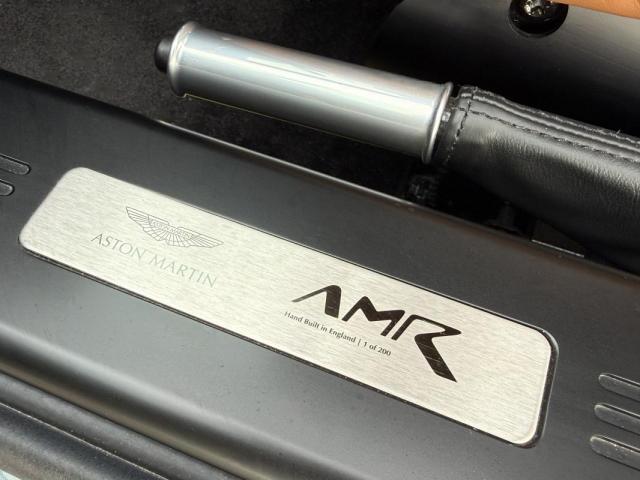 Aston Martin V8 Vantage image 5