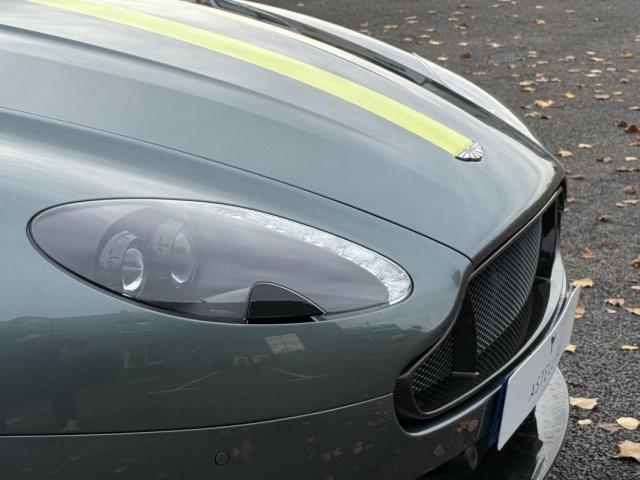 Aston Martin V8 Vantage image 9