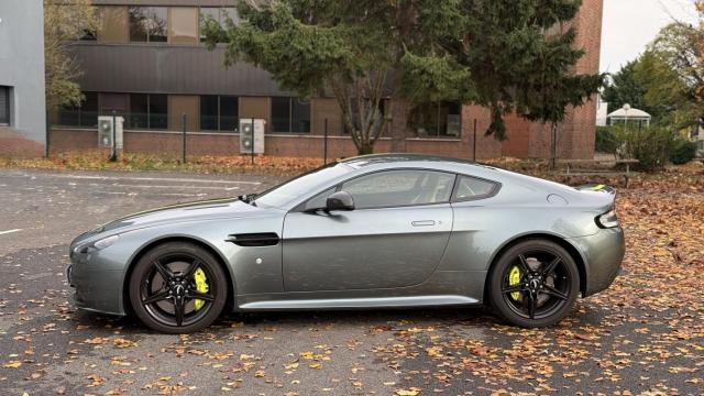 Aston Martin V8 Vantage image 6
