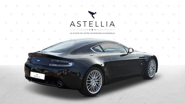 Aston Martin Vantage image 7