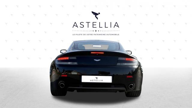 Aston Martin Vantage image 8