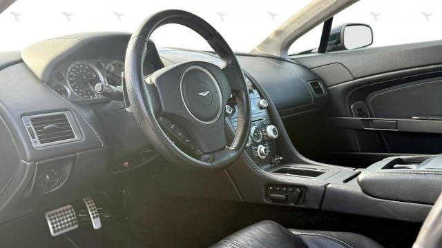 Aston Martin Vantage image 6