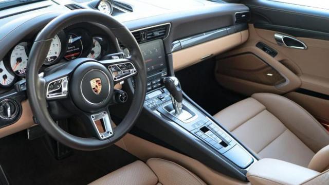 Porsche 911 image 7