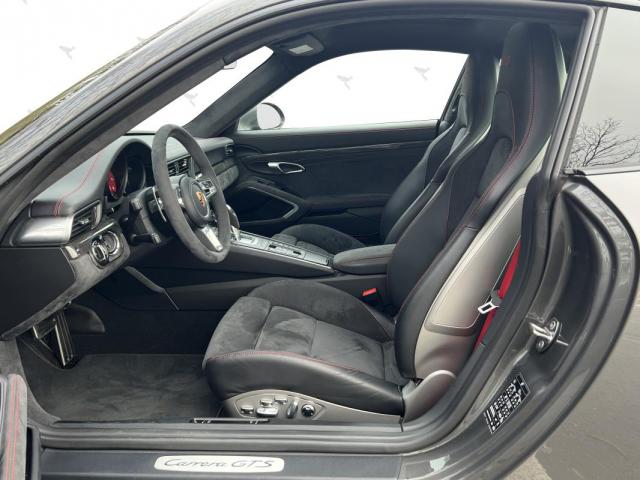 Porsche 911 image 8
