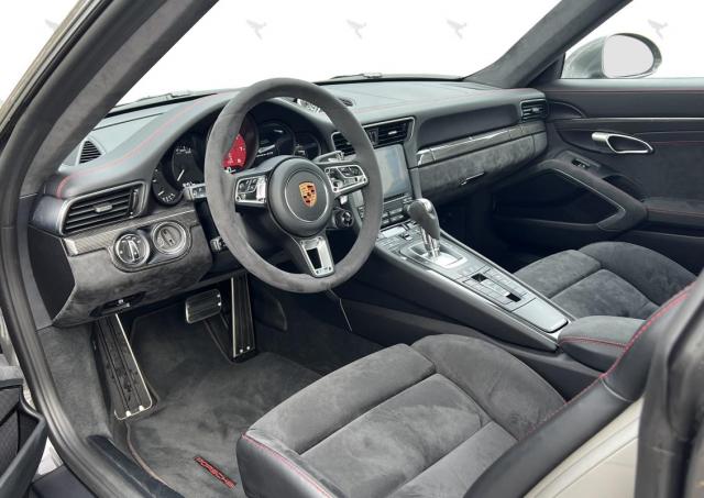 Porsche 911 image 2