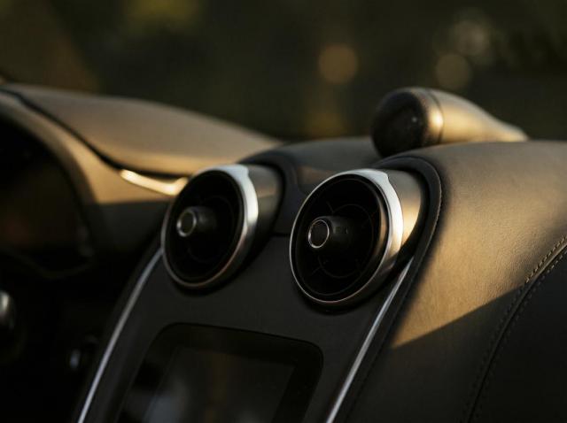 Mclaren 570s image 7