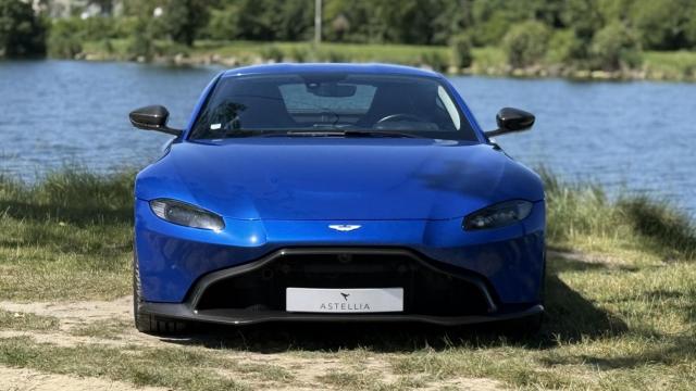 Aston Martin Vantage image 4