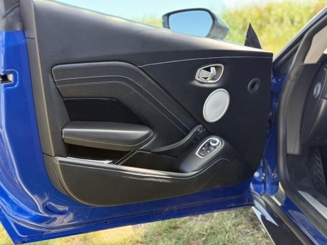 Aston Martin Vantage image 1