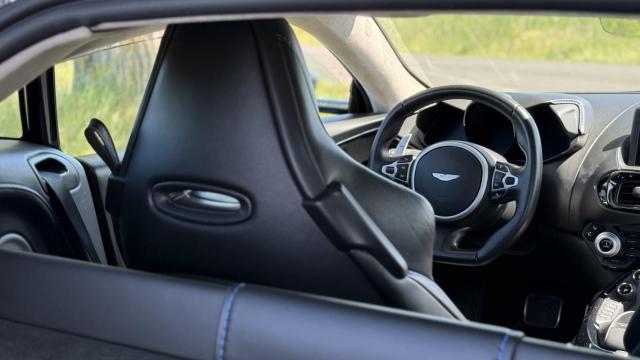 Aston Martin Vantage image 9