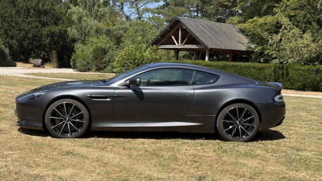 Aston Martin Db9 image 4