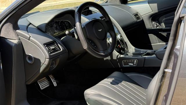 Aston Martin Db9 image 6