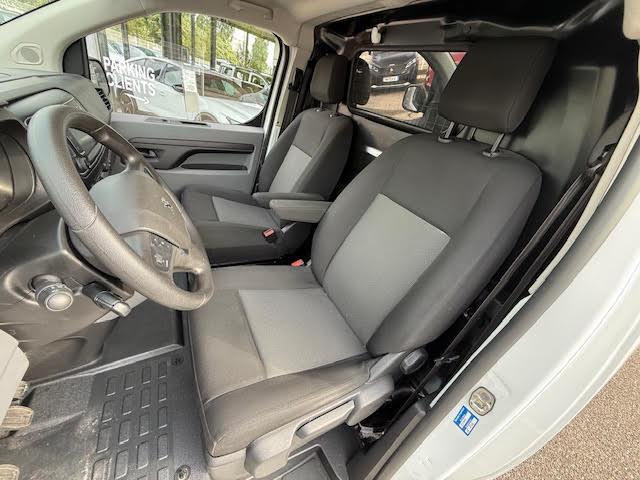 Peugeot Expert image 1