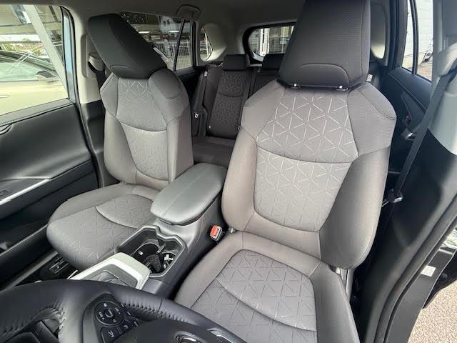 Toyota Rav4 image 2