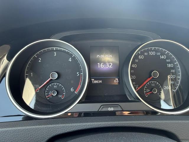 Volkswagen Golf image 6