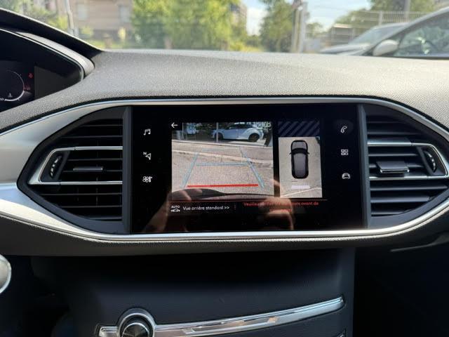 Peugeot 308 image 1