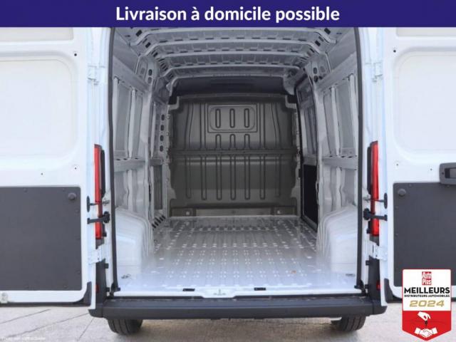 Peugeot Boxer image 1