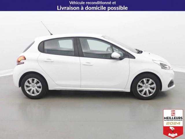 Peugeot 208 image 9