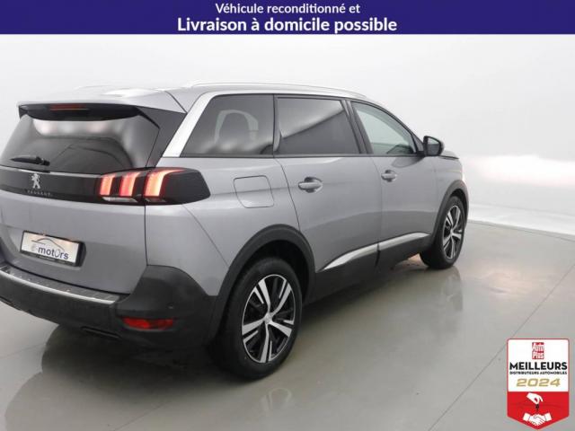 Peugeot 5008 image 2