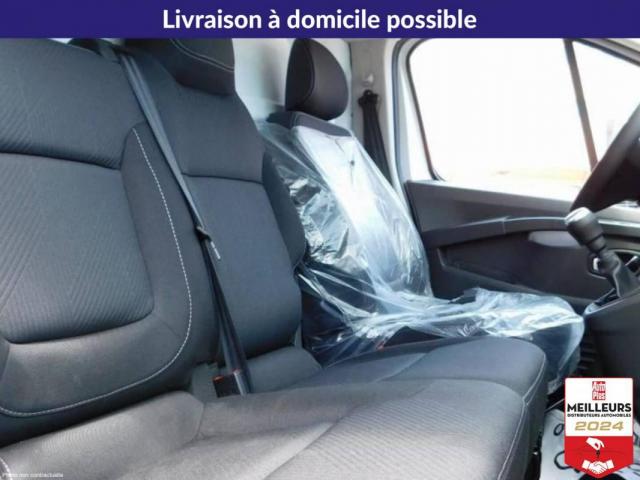 Renault Trafic image 2