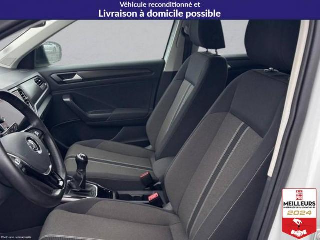 Volkswagen T-Roc image 2