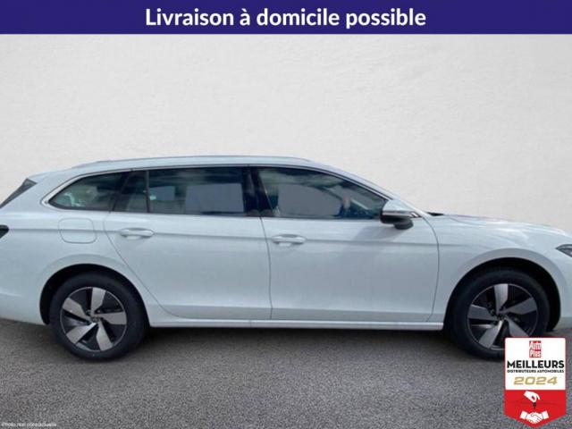 Volkswagen Passat image 9