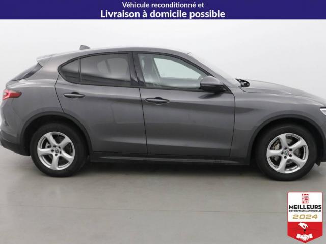 Alfa Romeo Stelvio image 7