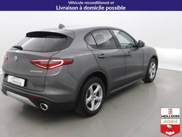 Alfa Romeo Stelvio image 1