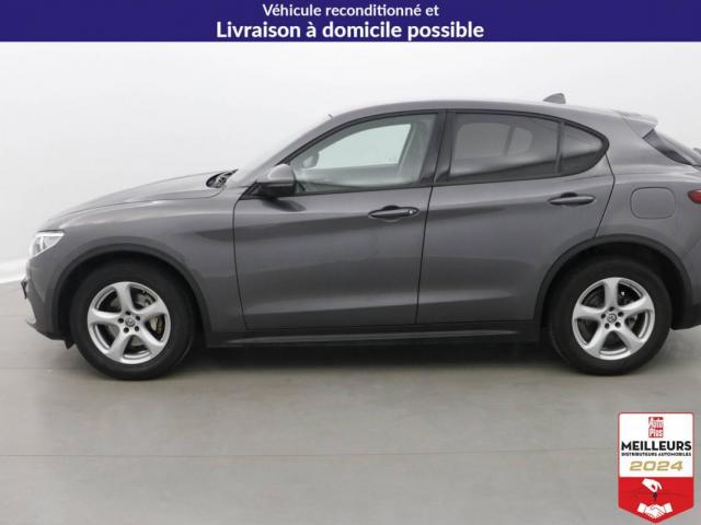 Alfa Romeo Stelvio image 9