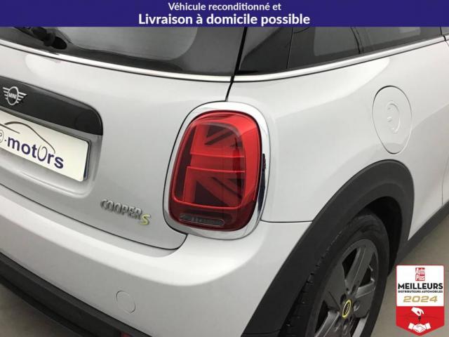 Mini Hatch image 2