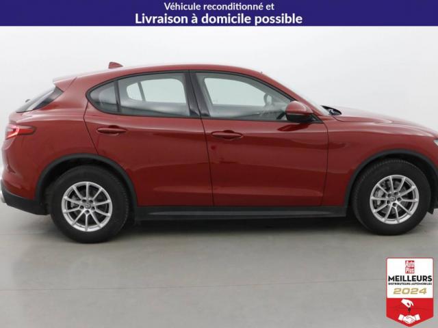 Alfa Romeo Stelvio image 2