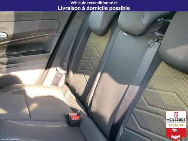 Jeep Avenger image 8