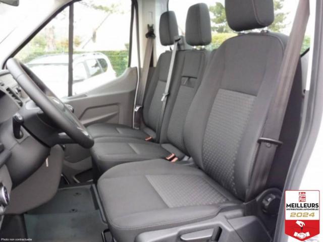 Ford Transit image 8