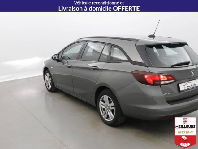 Opel Astra Sports Tourer image 8