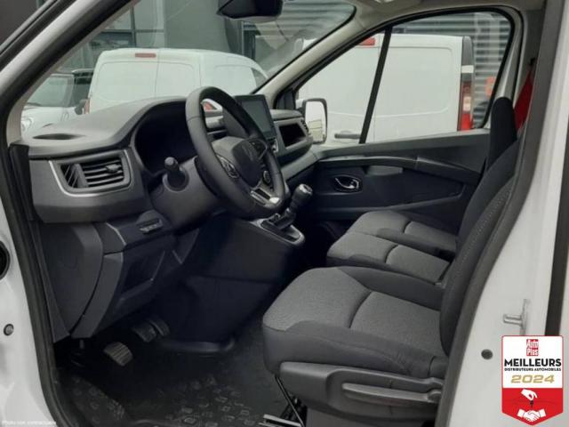Renault Trafic image 2