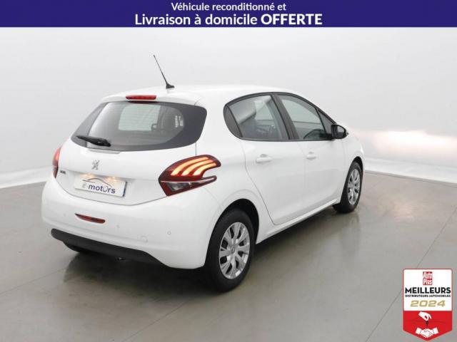 Peugeot 208 image 1