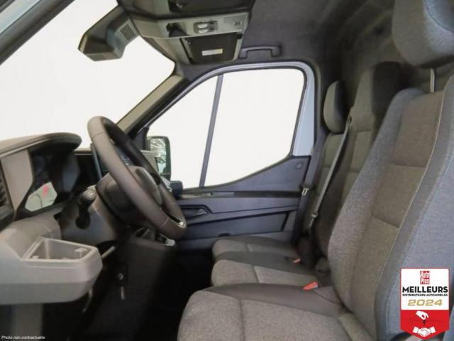 Renault Master image 2