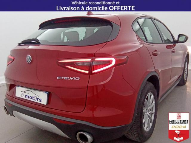 Alfa Romeo Stelvio image 9