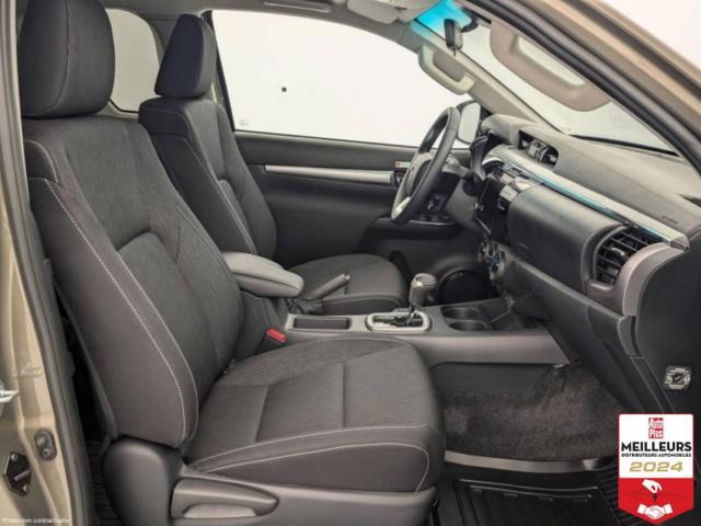 Toyota Hilux image 8