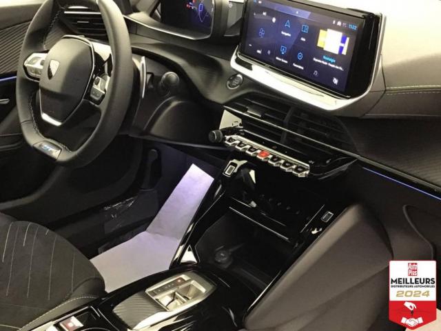 Peugeot 2008 image 2