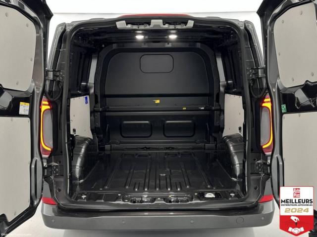 Volkswagen Transporter image 2