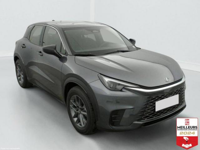 Lexus Lbx image 6