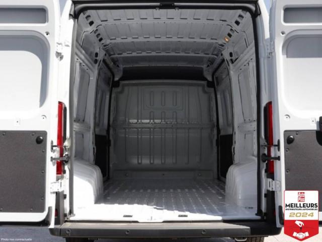 Peugeot Boxer image 1