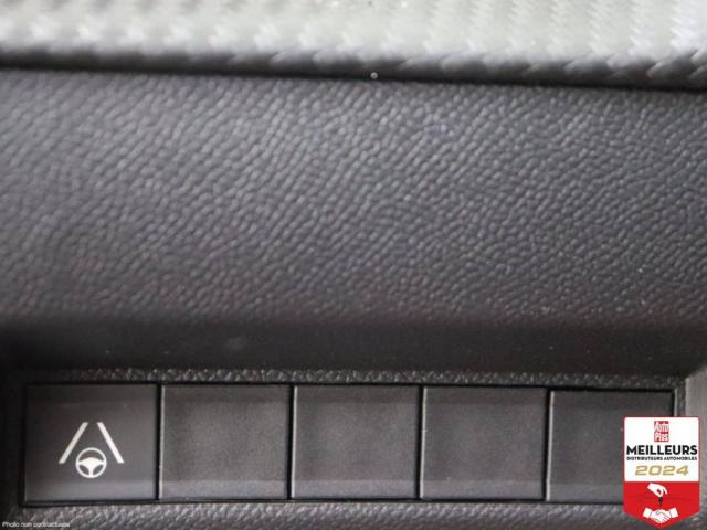 Peugeot 2008 image 8