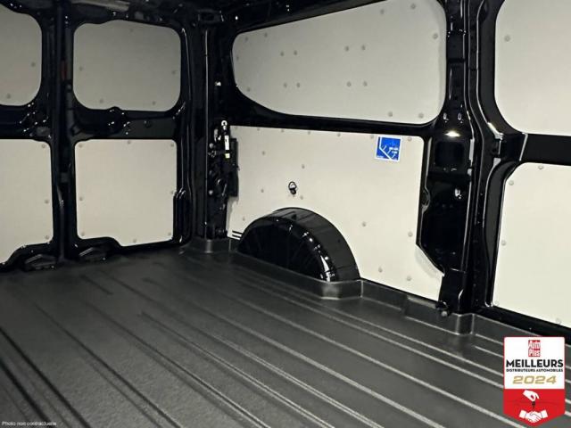 Ford Transit image 8