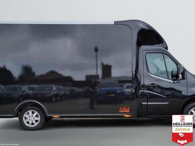 Renault Master image 2