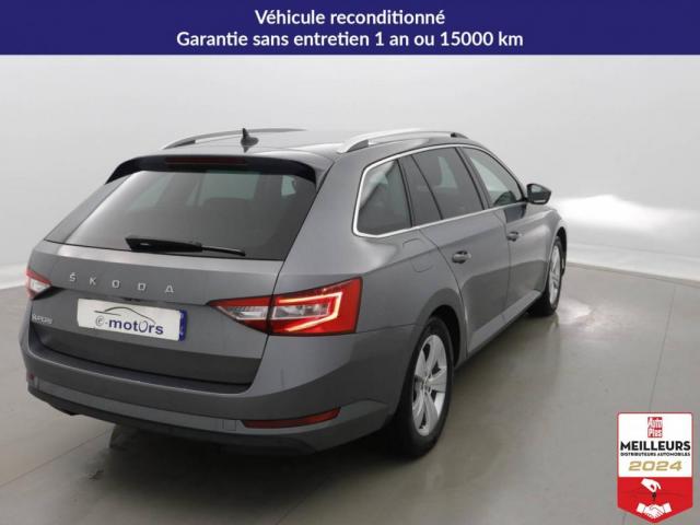 Skoda Superb Combi image 8