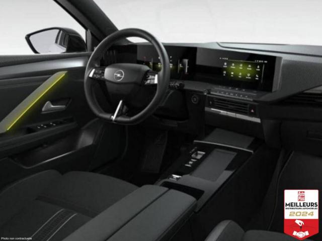 Opel Astra Sports Tourer image 3