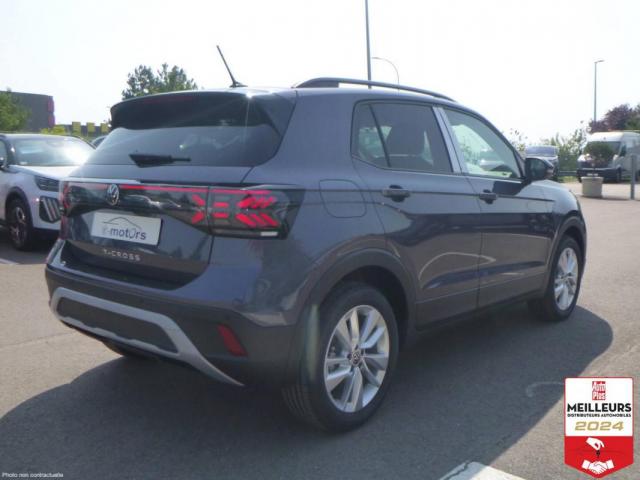 Volkswagen T-Cross image 2